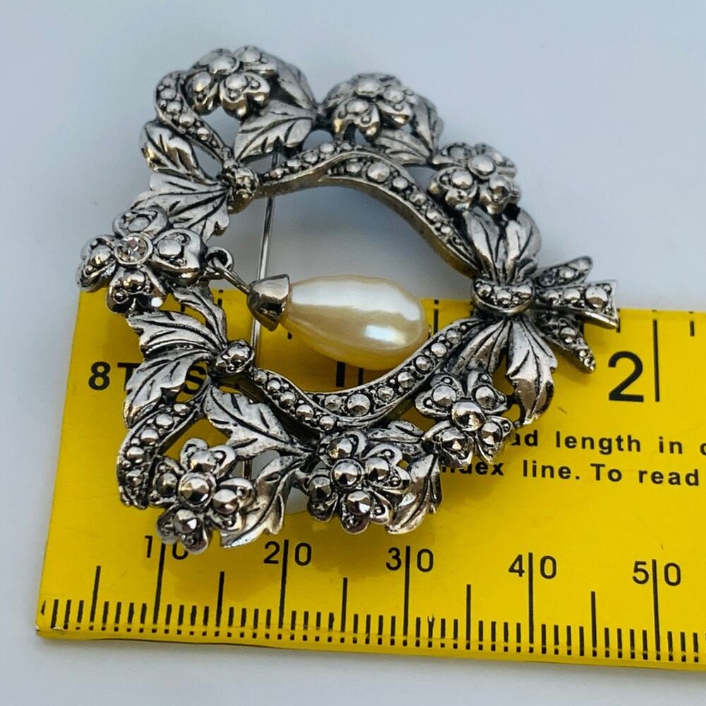 Vintage Pearl Brooch - Picture 7 of 7